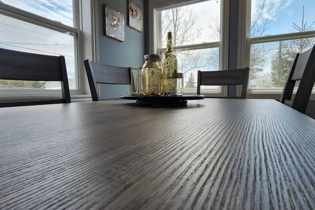 Family Ties Vacation Home - Rossy House Twillingate Exteriör bild