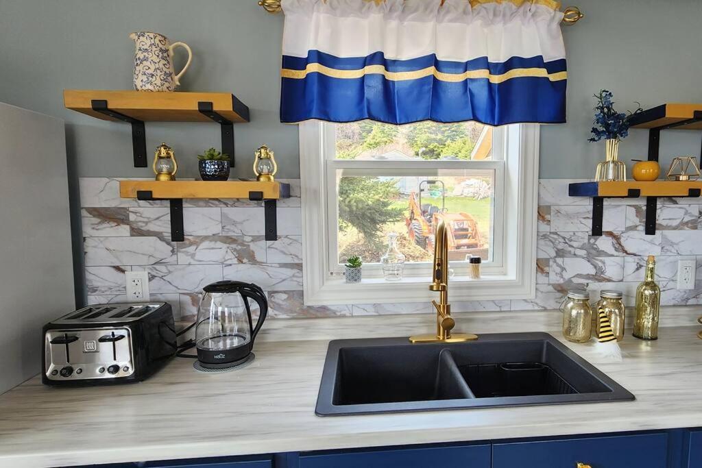 Family Ties Vacation Home - Rossy House Twillingate Exteriör bild
