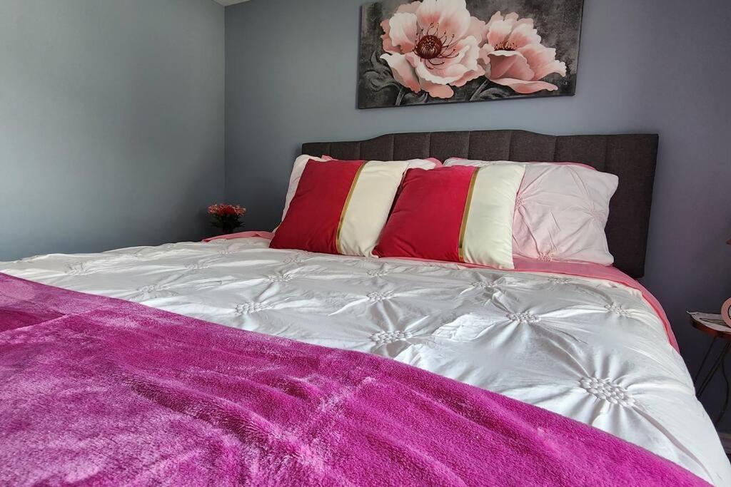 Family Ties Vacation Home - Rossy House Twillingate Exteriör bild