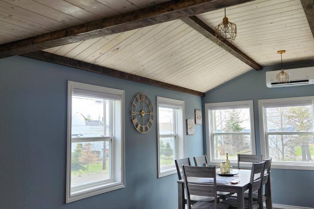 Family Ties Vacation Home - Rossy House Twillingate Exteriör bild